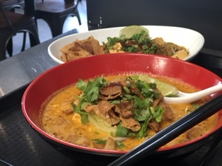 Order Khoa Soi  food online from Soi 3 Thai Noodle Shop store, Davenport on bringmethat.com