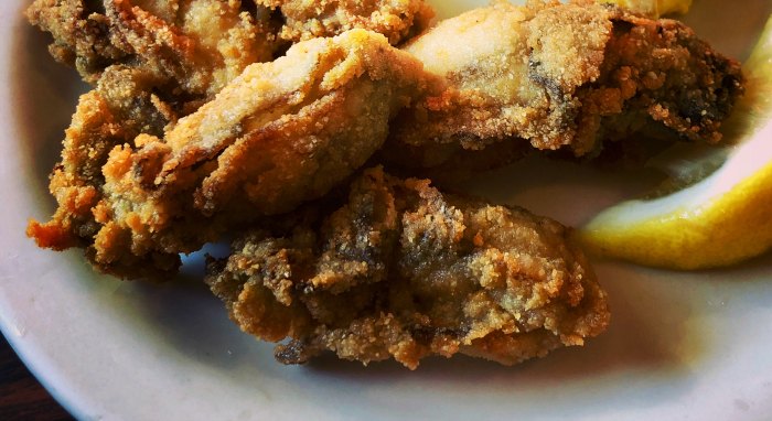 Order Fried Oyster (Side) food online from Juicy Crawfish store, Covington on bringmethat.com