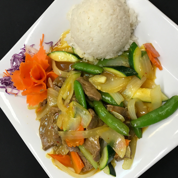 Order 6. Beef Curry food online from Sakura Asian Fusion store, Kissimmee on bringmethat.com