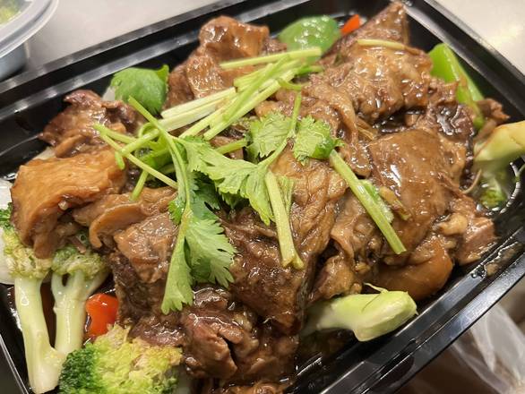Order Beef Brisket Dry Hot Pot 香辣干锅牛腩 food online from Jun Dynasty Chinese Restaurant store, Tucson on bringmethat.com
