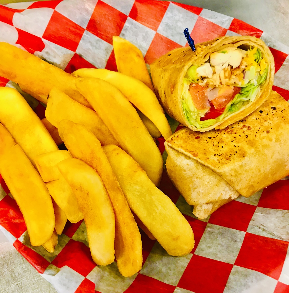 Order Buffalo Chicken Wrap food online from Billie Burgers And Beers store, Lebanon on bringmethat.com