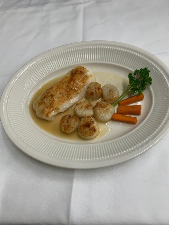 Order Broiled Flounder and Scallops food online from A Touch of Italy store, Egg Harbor Township on bringmethat.com