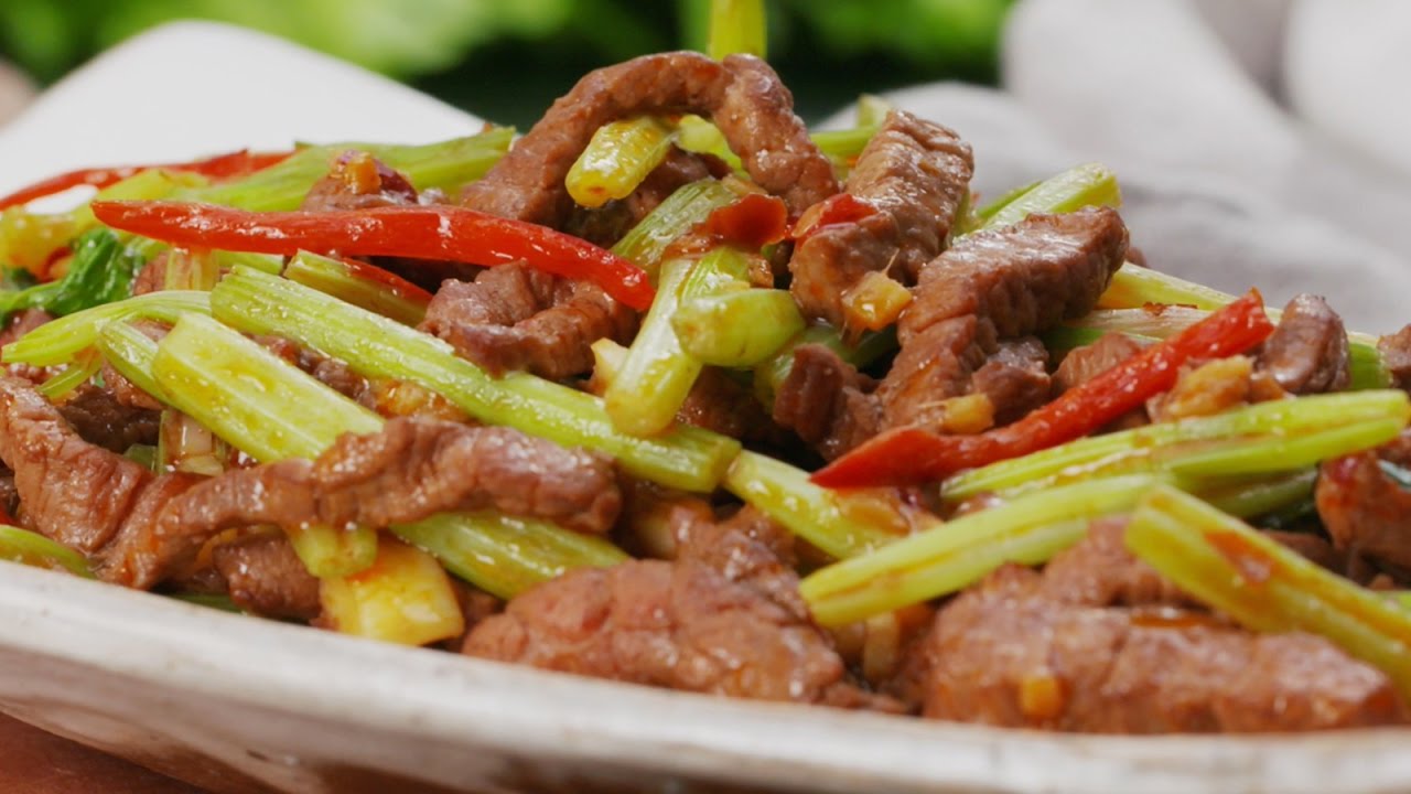 Order L4. Shredded Beef w. Chinese Celery 中芹牛肉 (午) food online from Szechuan Gourmet store, New York on bringmethat.com