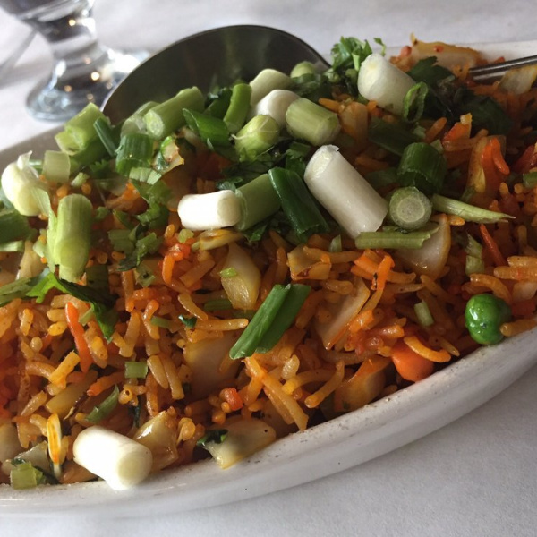 Order Schezwan Fried Rice with Egg food online from Deccanspice store, Naperville on bringmethat.com