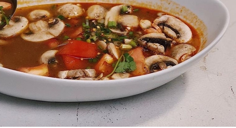 Order T1. Tom Yum Chicken Soup food online from Thailusion store, Los Alamitos on bringmethat.com