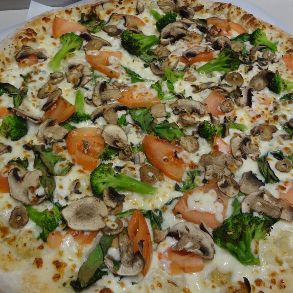 Order Capri Pizza food online from Guido's Pizza and Pasta store, Northridge on bringmethat.com