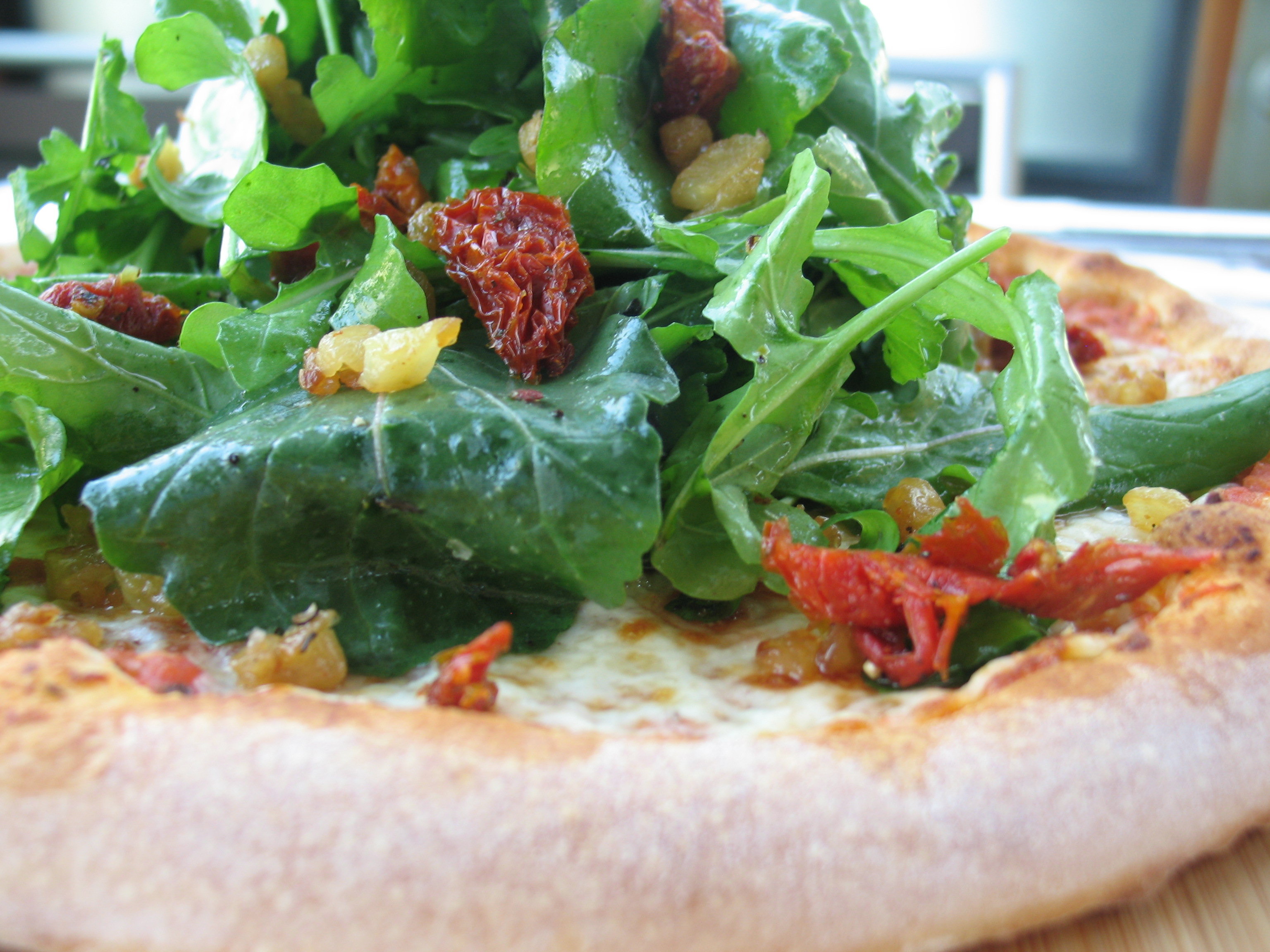 Order Arugula Pizza | Lunch food online from Bossa Nova Inc store, Hawthorne on bringmethat.com