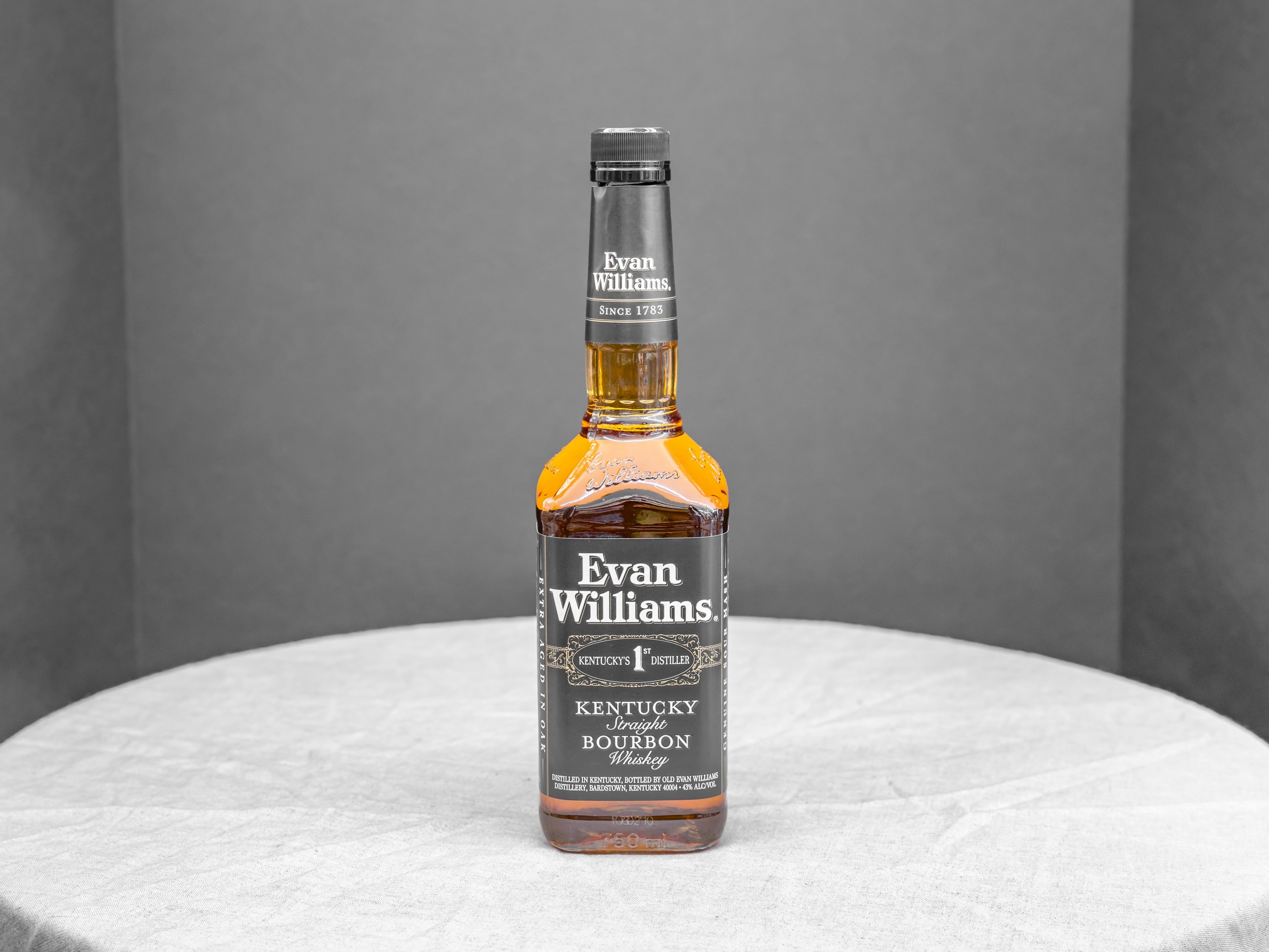 Order 750 ml. Evan Williams Kentucky Straight Bourbon Whiskey food online from Bistro Liquor store, Huntington Beach on bringmethat.com