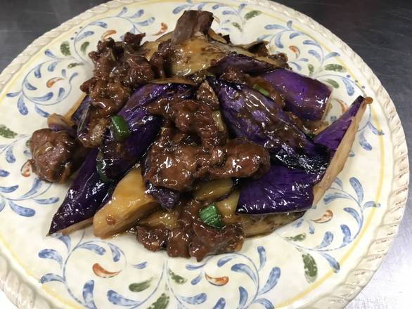 Order CN14B. Eggplant and Beef with Garlic Sauce 魚香茄子加牛 food online from Uncle Chen's Chinese Restaurant store, State College on bringmethat.com