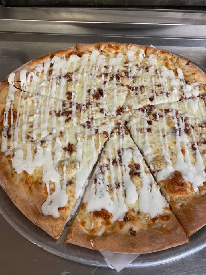 Order Buffalo Chicken Gluten Free Pizza - Personal 10'' food online from Nonna Rosa Pizzeria store, Norristown on bringmethat.com