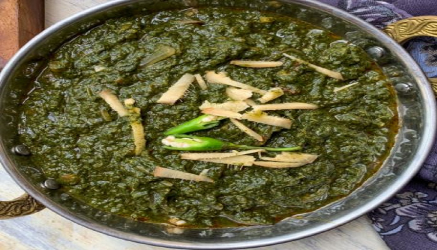 Order Vegetable Saag food online from Aroma Indian Cuisine store, Ann Arbor on bringmethat.com