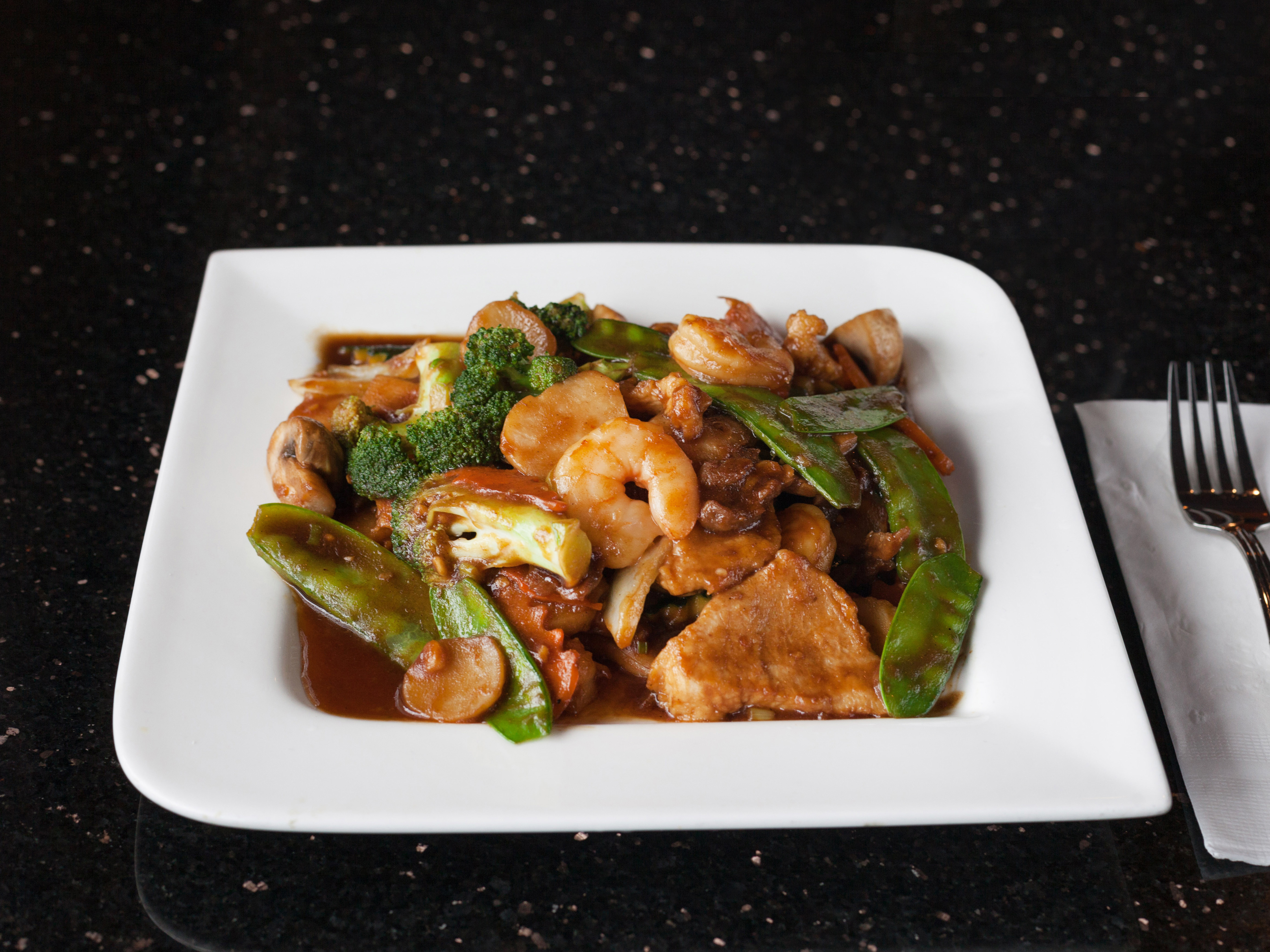 Order Triple Delight food online from Asian Pearl Restaurant store, Olathe on bringmethat.com