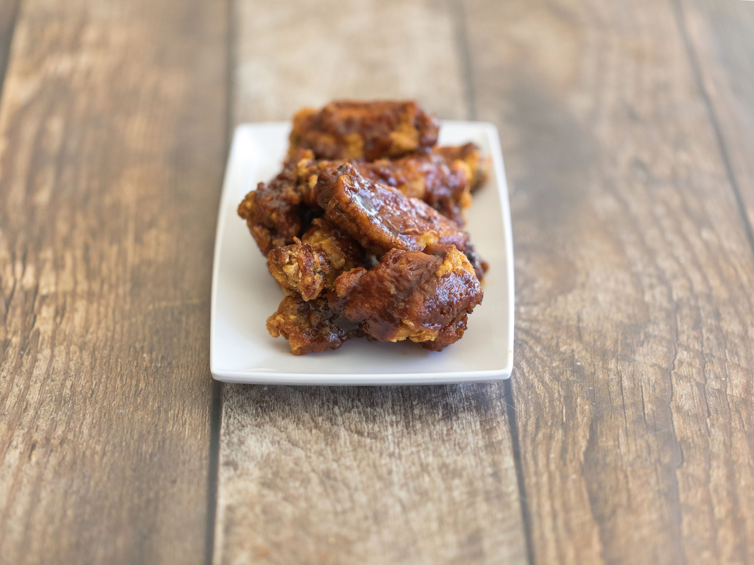 Order 4. Honey BBQ Wings food online from Anny's Fine Burger store, Santee on bringmethat.com