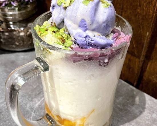 Order Halo Halo food online from Mang Felix Kitchen store, Las Vegas on bringmethat.com