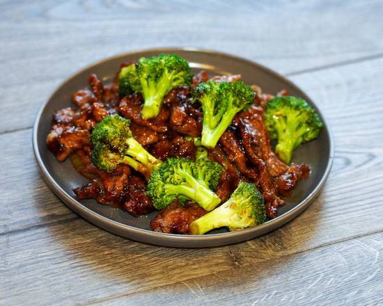 Order Beef And Broccoli Entree / 牛芥蓝 food online from Lin store, Yuma on bringmethat.com
