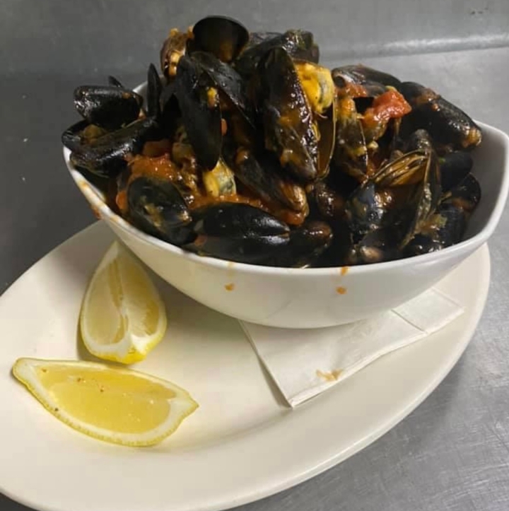 Order Mussels Fra Diavolo food online from The Downtown Cafe store, Glen Cove on bringmethat.com