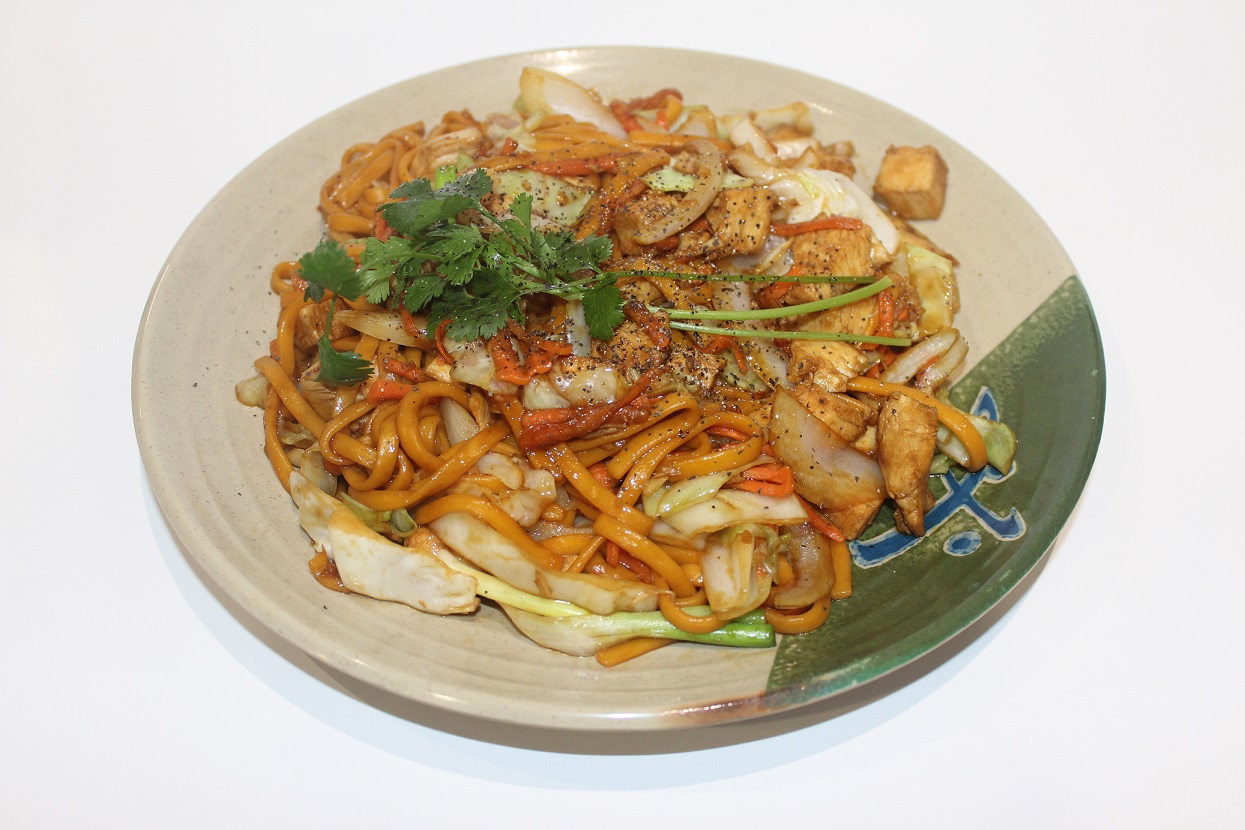 Order Chicken Lo Mein food online from Nam Noodles And More store, Pasadena on bringmethat.com