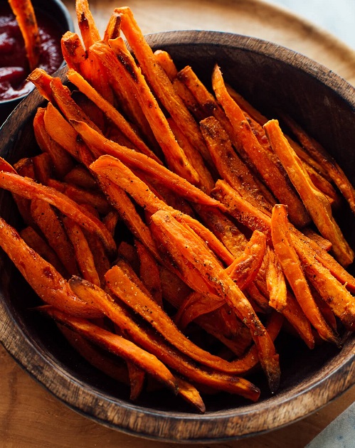 Order Sweet Potato Fries food online from Danny's Deli store, Flushing on bringmethat.com