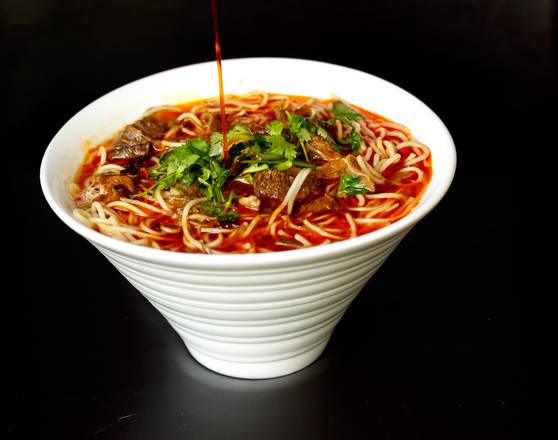 Order 191. Spicy Braised Beef Brisket Noodle Soup川味牛腩汤面 food online from Peppercorns Kitchen store, Evanston, IL on bringmethat.com
