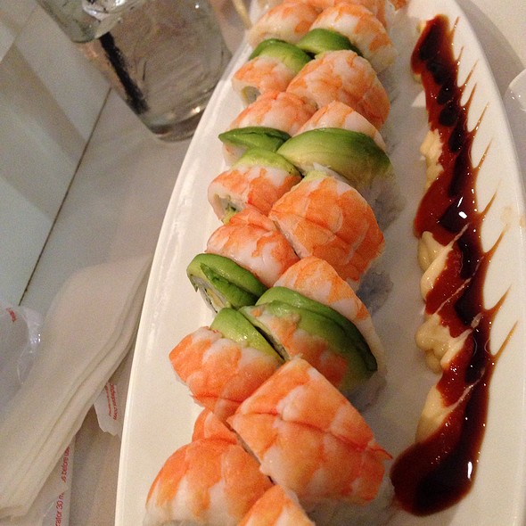 Order Dancing Shrimp Roll food online from Samurai Japanese Steak House store, Huntington on bringmethat.com