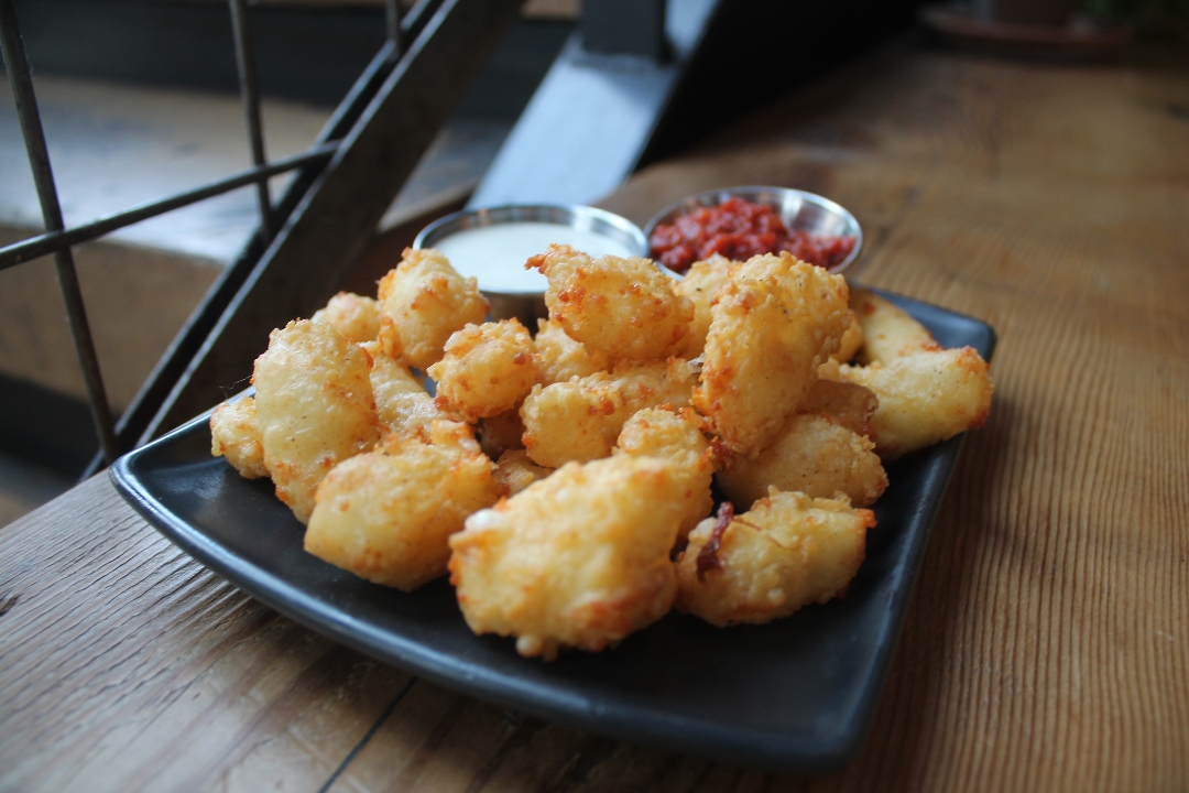 Order Cedar Grove Cheese Curds food online from Lucille store, Madison on bringmethat.com
