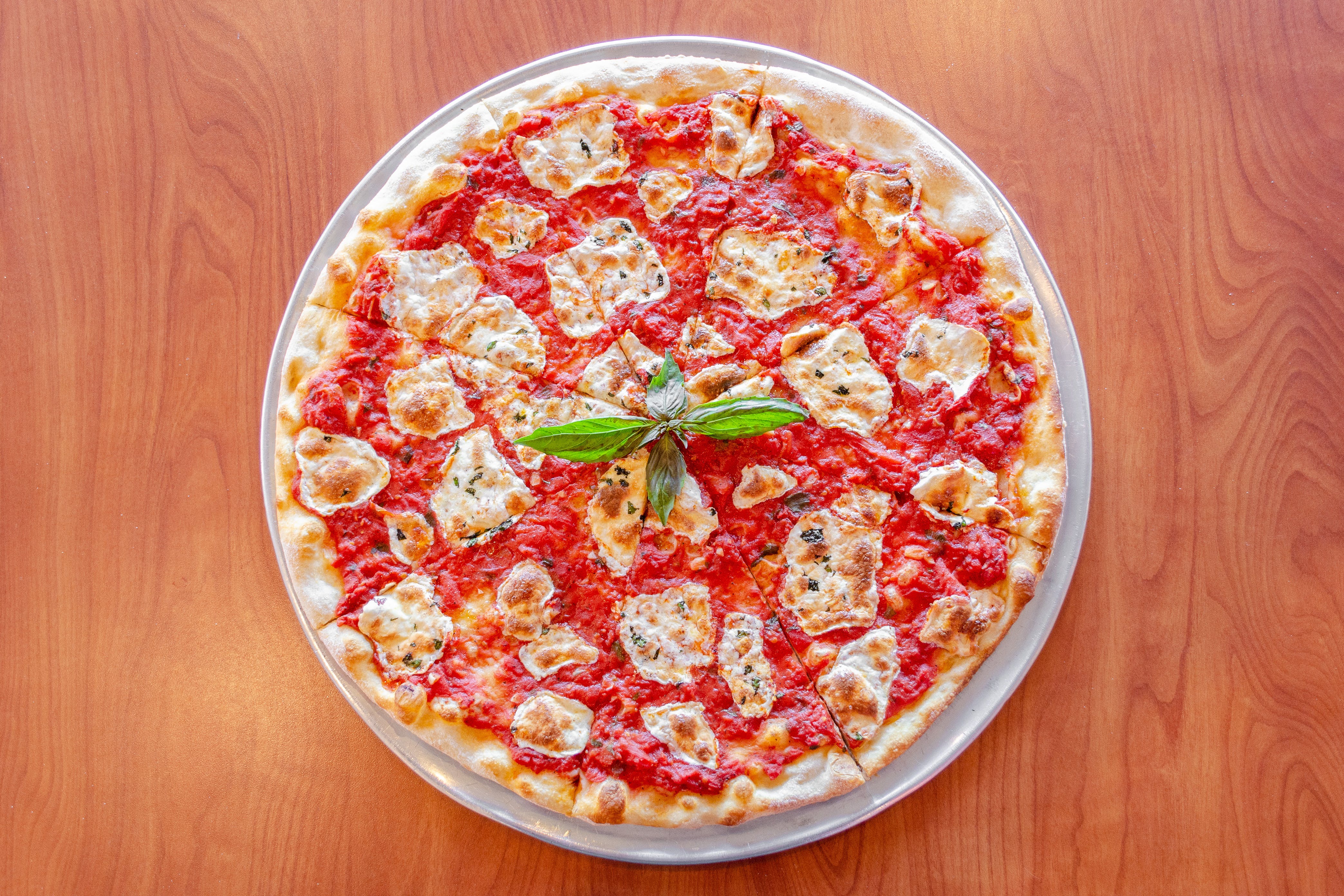 Order Margherita Pizza - Small 14'' food online from Circle Pizza store, Ridgefield on bringmethat.com