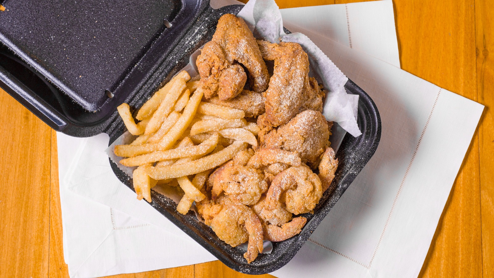 Order Wings (4 Pieces) and Large Shrimp (8 Pieces) Combo food online from Captain Jay's Fish & Chicken store, Southfield on bringmethat.com