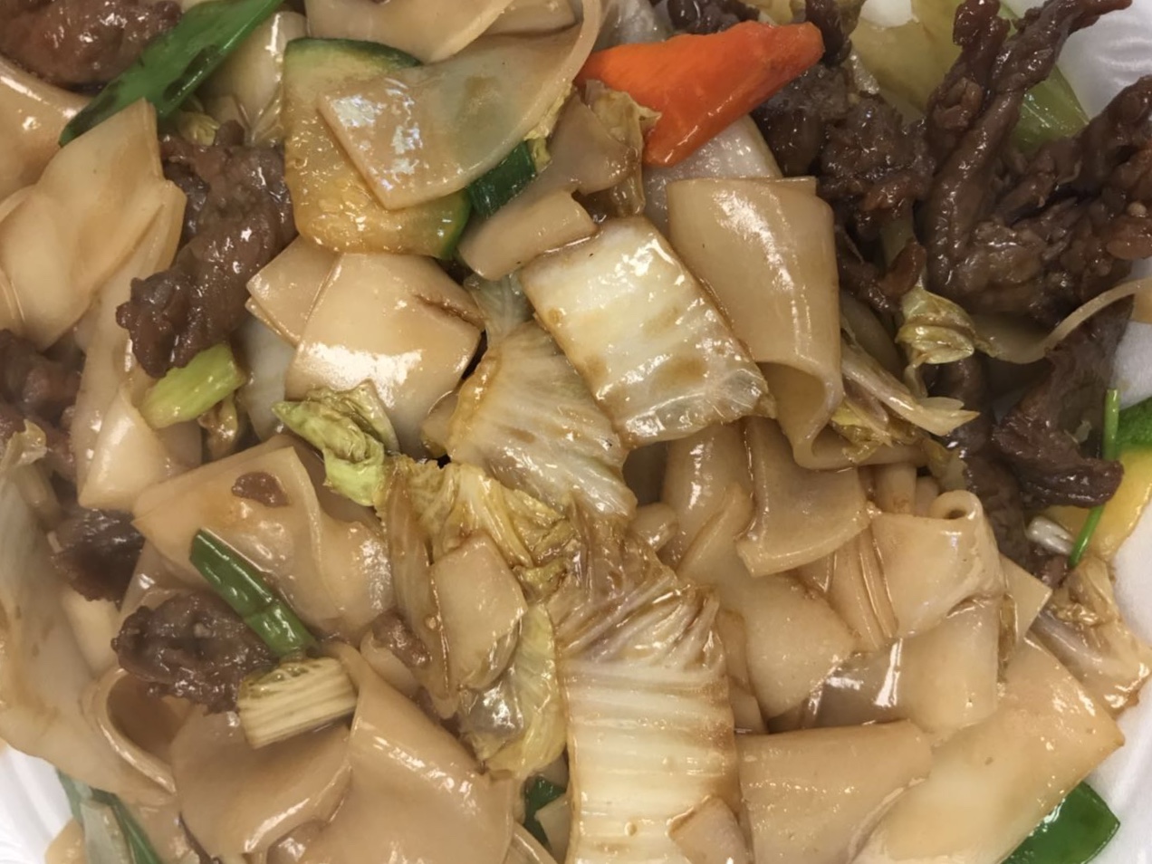 Order 47. Beef Ho Fun 牛肉河粉 food online from JJ China store, Morrisville on bringmethat.com