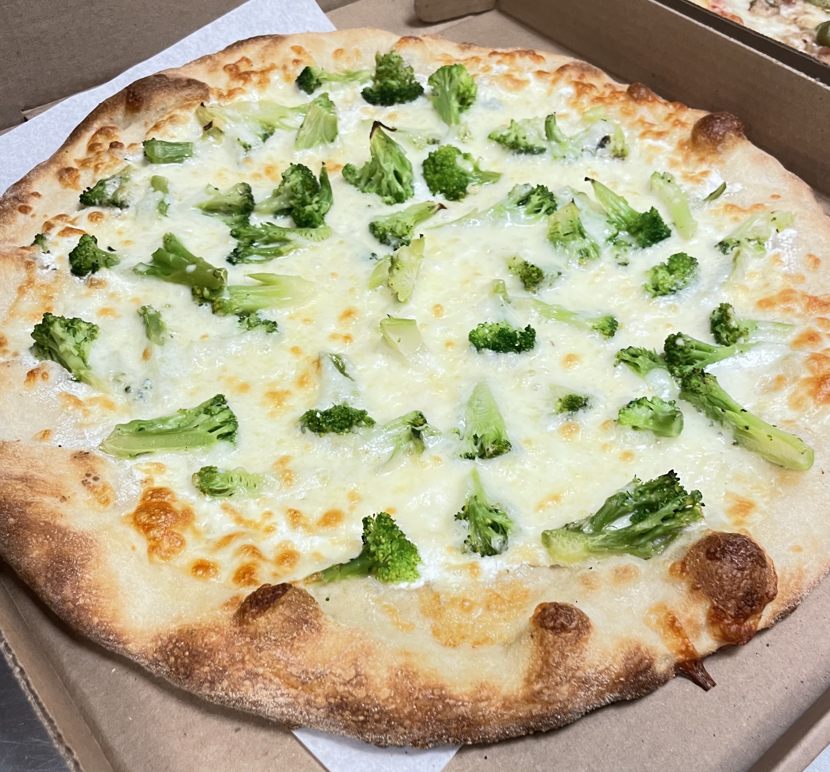 Order Slice of White Broccoli Pizza food online from Dolce carini pizza store, Philadelphia on bringmethat.com