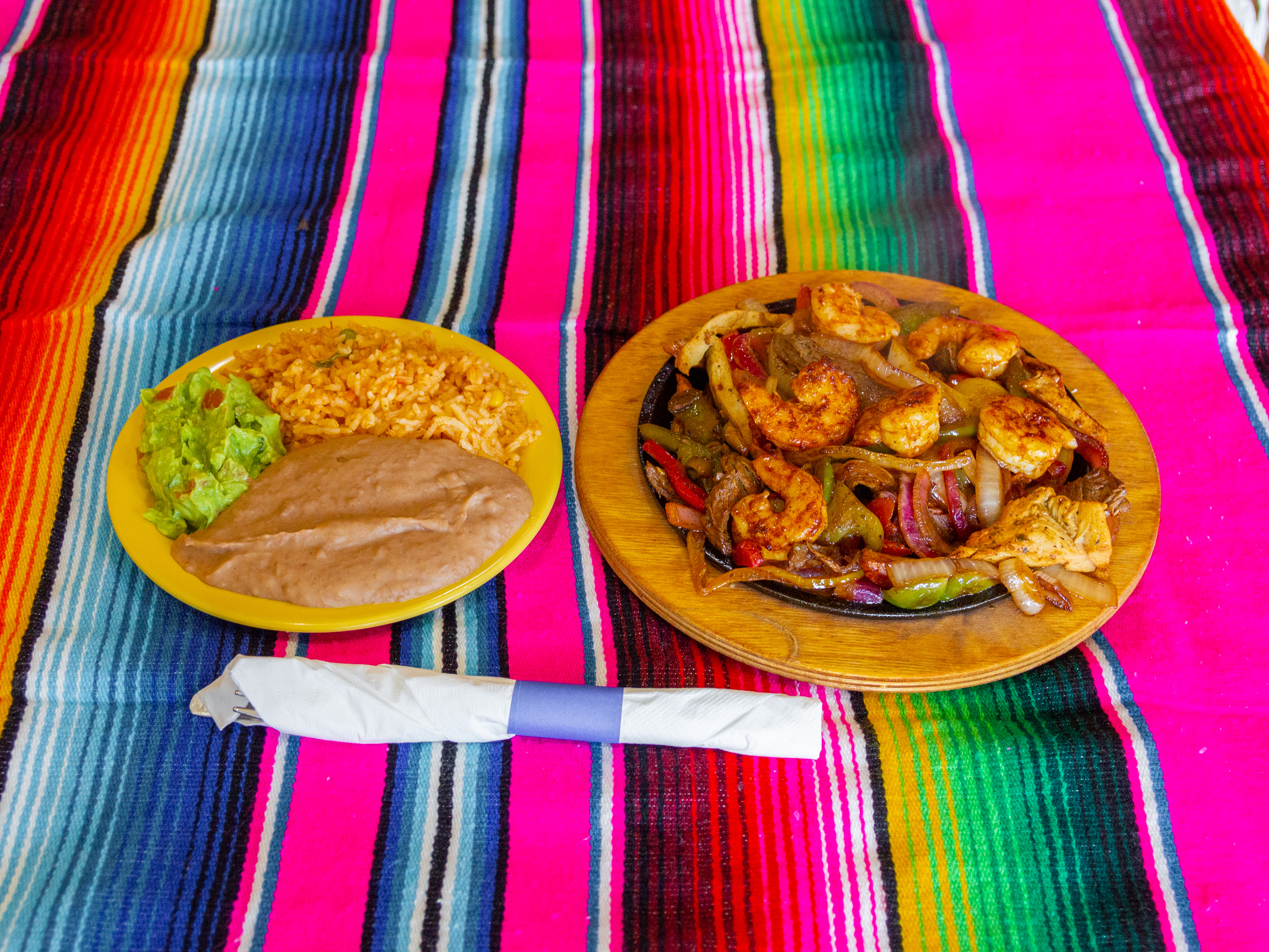 Order Fajitas food online from Don Taco Bar And Grill store, Dearborn on bringmethat.com