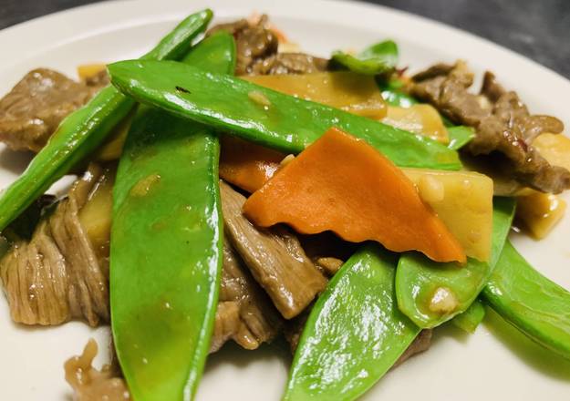 Order 雪牛Beef with Snow Pea food online from Chopsticks store, Kent on bringmethat.com