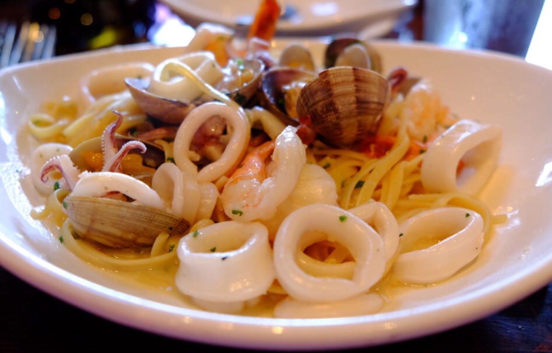 Order Linguine Marechiaro food online from Alessa By Chef Pirozzi store, Laguna Beach on bringmethat.com