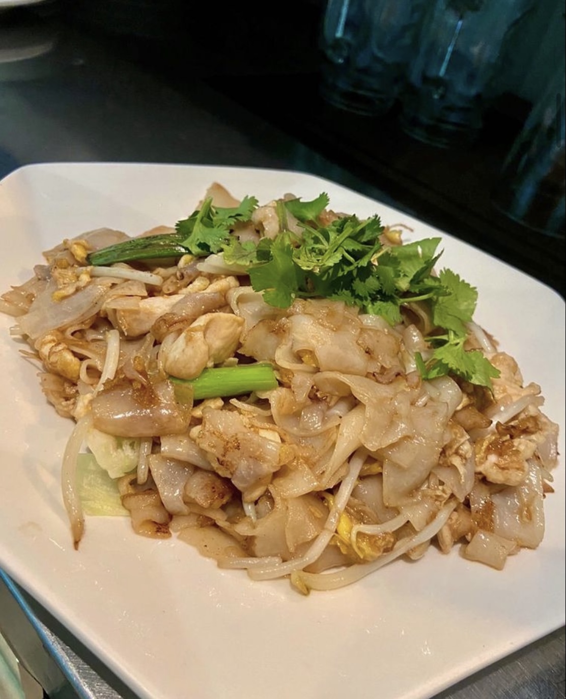 Order Chicken Noodle food online from Tahntawan Thai store, Marina Del Rey on bringmethat.com