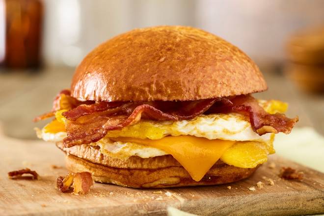 Order BACON, EGG & CHEESE SANDWICH food online from Smashburger store, Carson on bringmethat.com