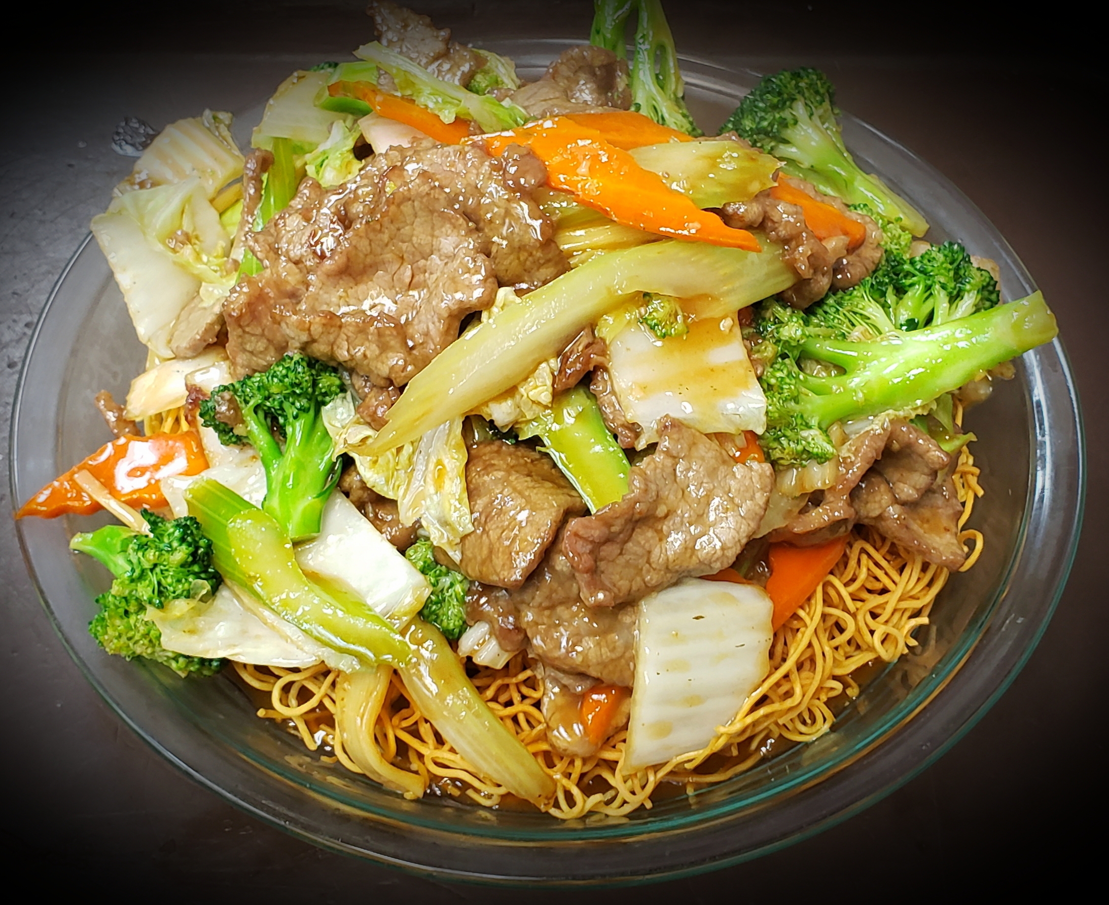 Order 604. Chow Mein food online from Thien Hoang Restaurant store, Portland on bringmethat.com
