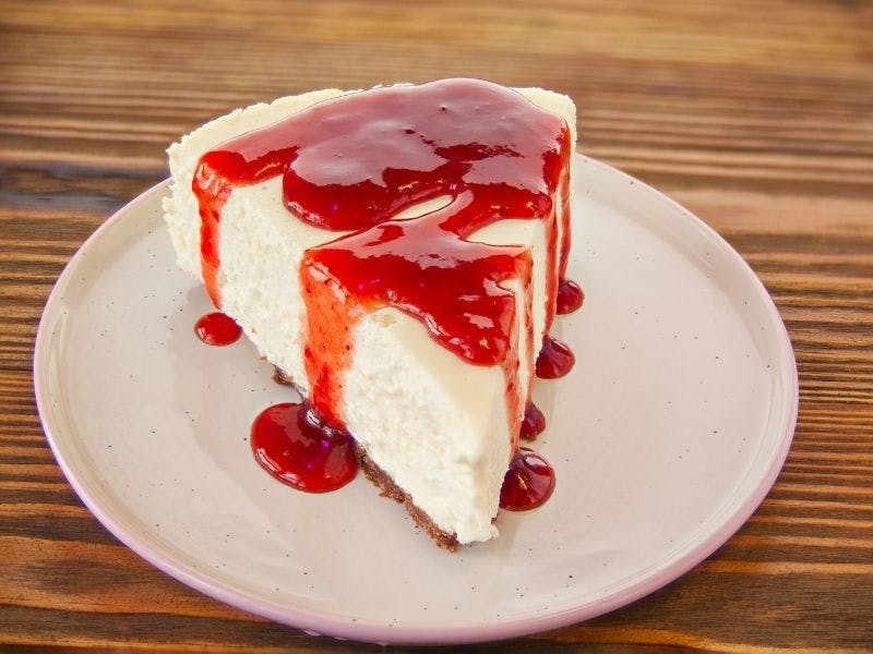 Order Strawberry Cheesecake - Dessert food online from Grandstand Pizza store, El Cajon on bringmethat.com