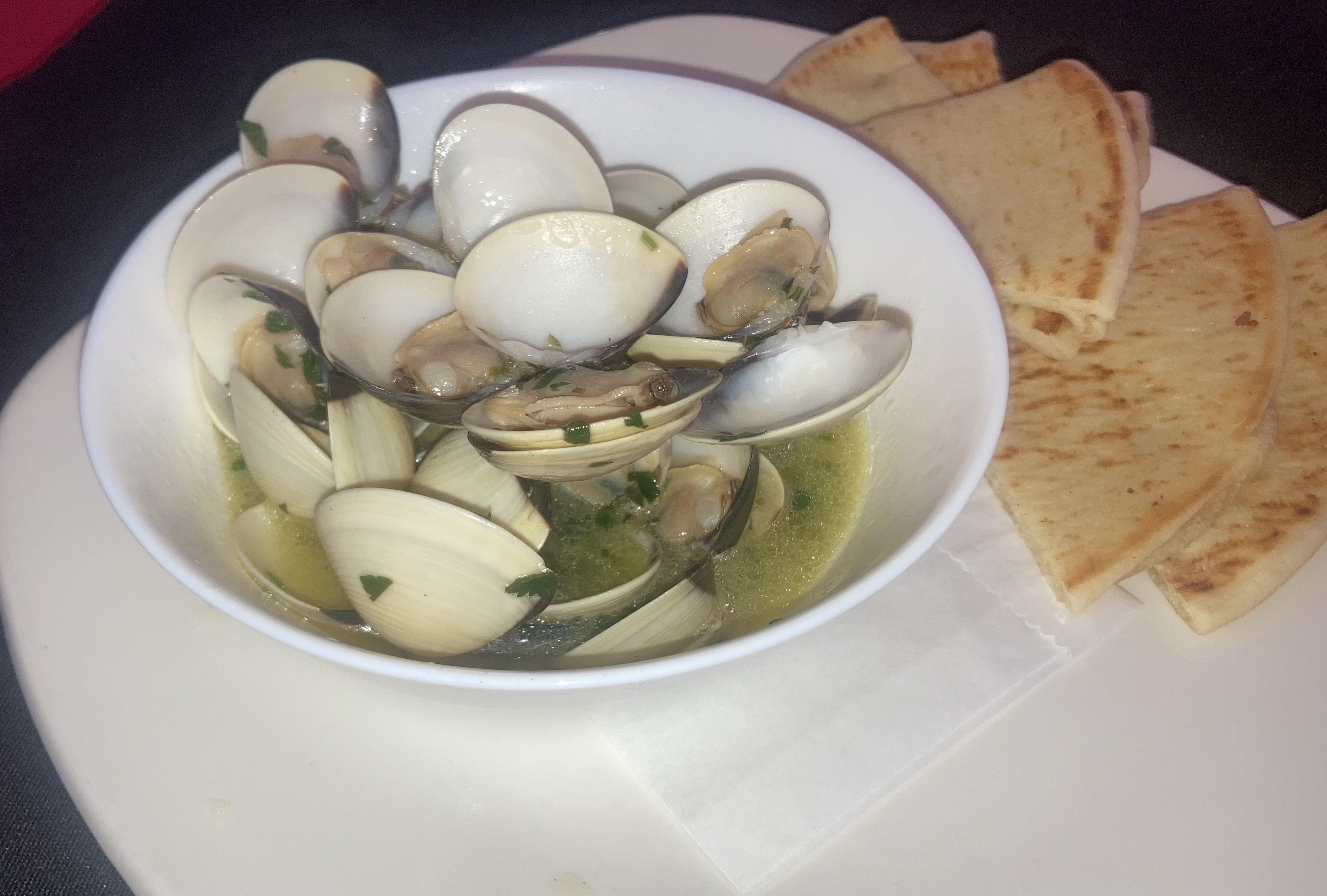 Order Steamed Clams food online from Saffrono store, Del Mar on bringmethat.com