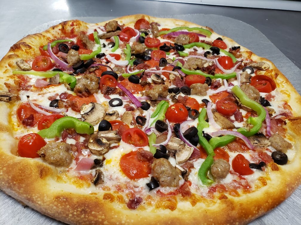 Order Americano Pizza - Medium 12'' (Serves 2 People) food online from NYP Slice House store, Las Cruces on bringmethat.com