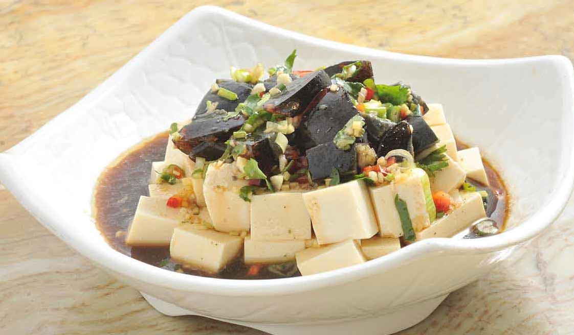 Order A1. Preserved Egg with Tofu (皮蛋拌豆腐) food online from Happy Harbor Cuisine store, Alhambra on bringmethat.com