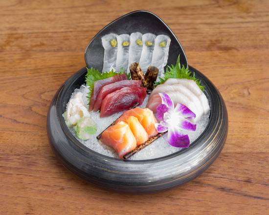 Order Sashimi Platter food online from Bar Verde store, Los Angeles on bringmethat.com