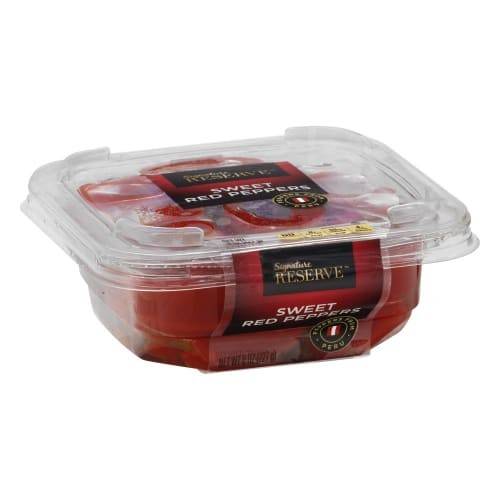 Order Signature Reserve · Sweet Red Peppers (8 oz) food online from ACME Markets store, Cortlandt on bringmethat.com