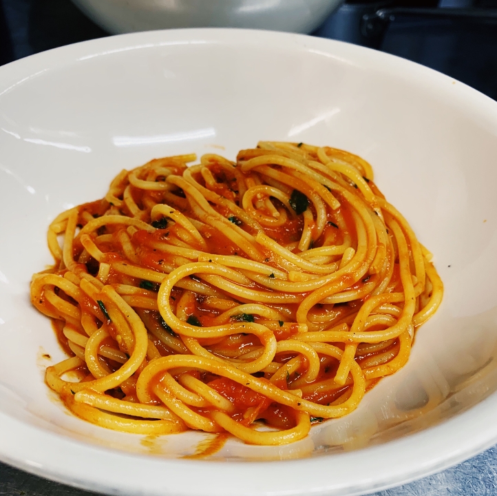Order Spaghetti Pomodoro food online from Lupa Osteria Romana store, New York on bringmethat.com