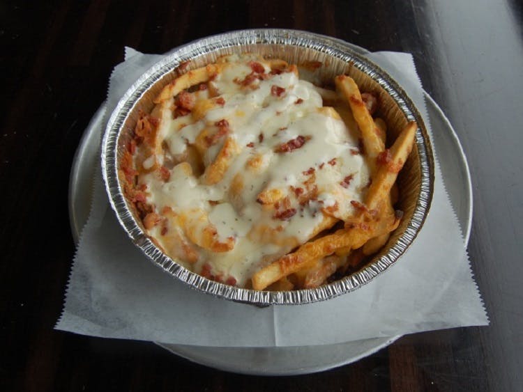 Order Supreme Fries - Appetizer food online from Claymont Steak Shop store, Claymont on bringmethat.com