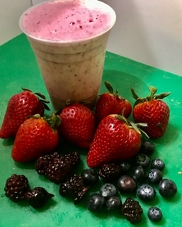Order #4 All berries milk shake/ Todas las berries  food online from El Papayon store, Ontario on bringmethat.com