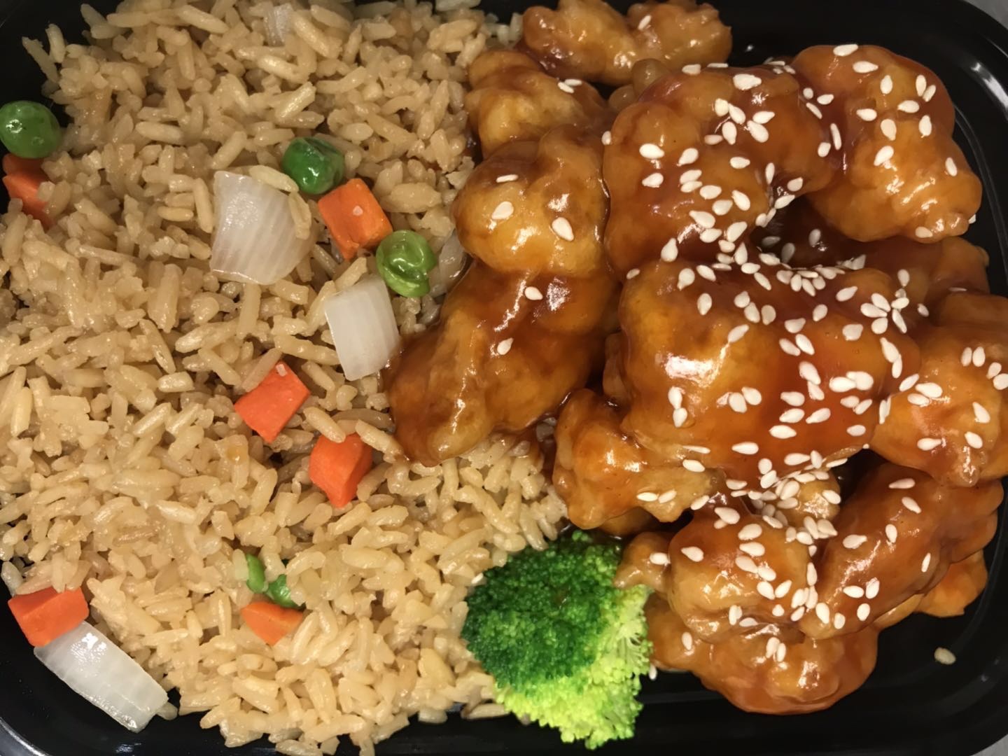 Order D18. Sesame Chicken Combo 芝麻鸡 food online from JJ China store, Morrisville on bringmethat.com
