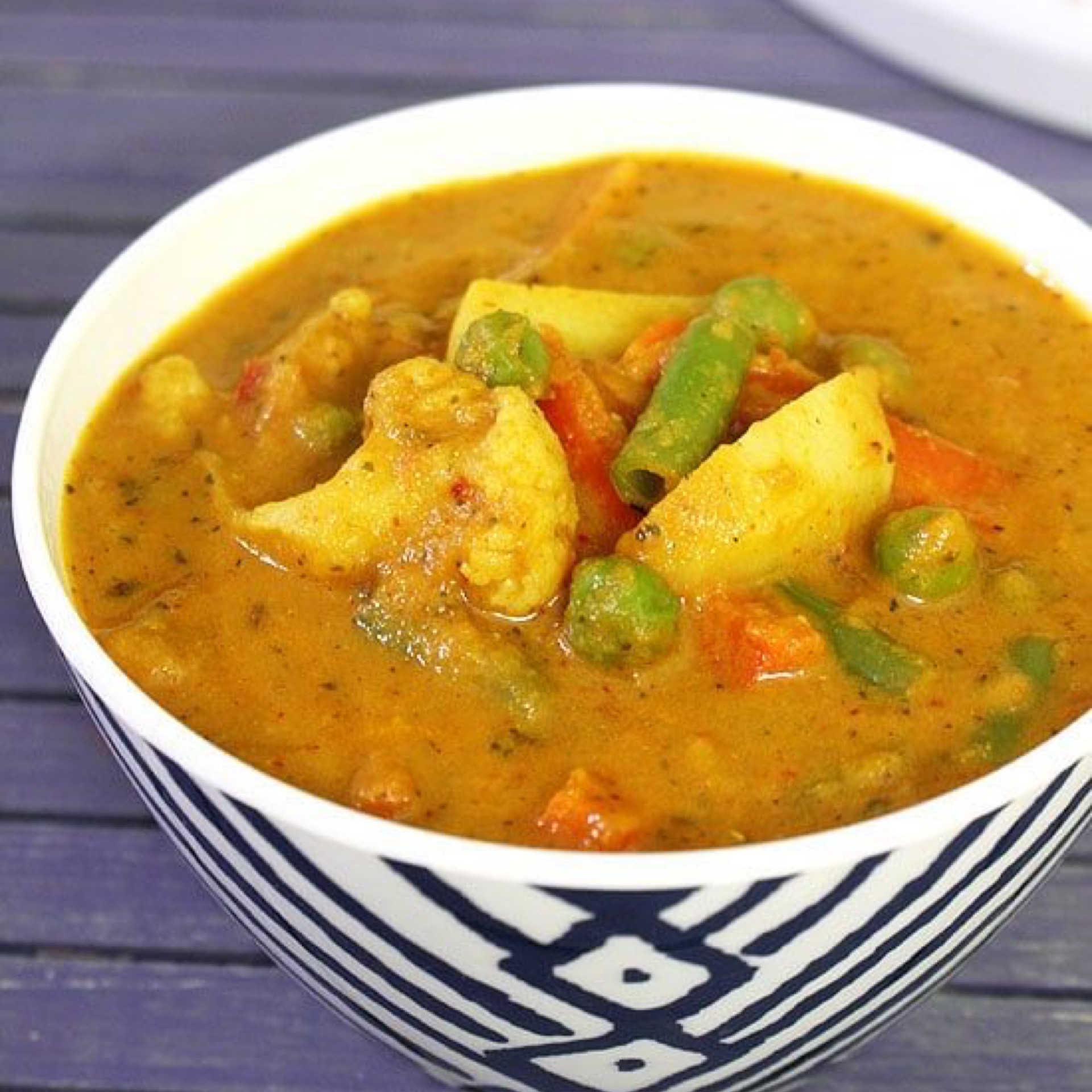 Order Mix Veg Curry food online from MasalaCraft Indian Cuisine store, Santa Ana on bringmethat.com