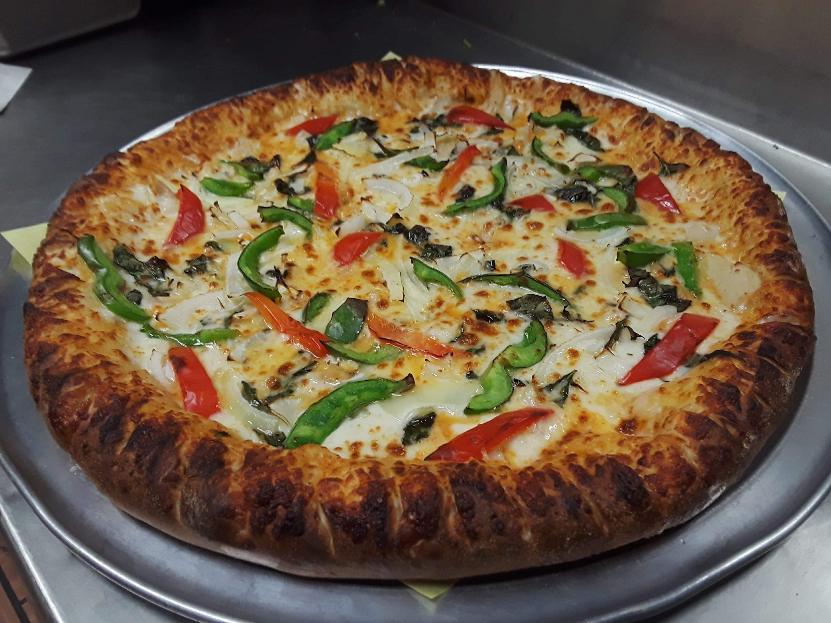 Order THAI CURRY  CHICKEN  PIZZA - Small food online from Thai Curry Pizza By Dean store, Long Beach on bringmethat.com