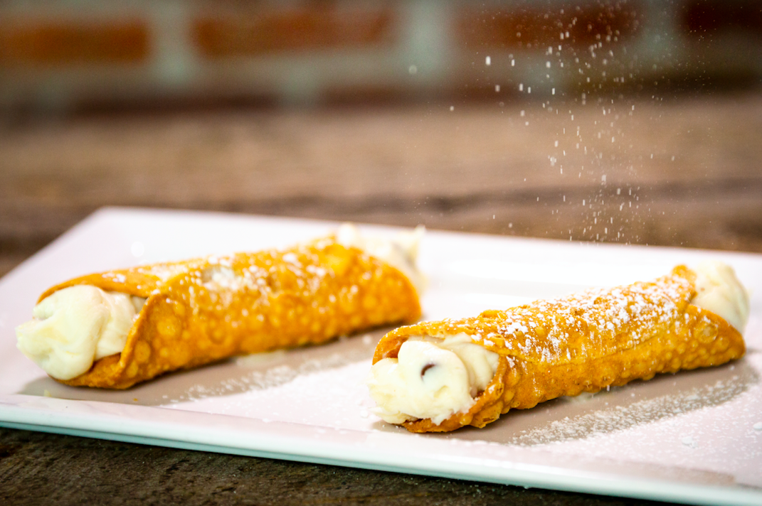 Order Canal St. Cannoli food online from Parry Pizzeria & Bar store, Northglenn on bringmethat.com