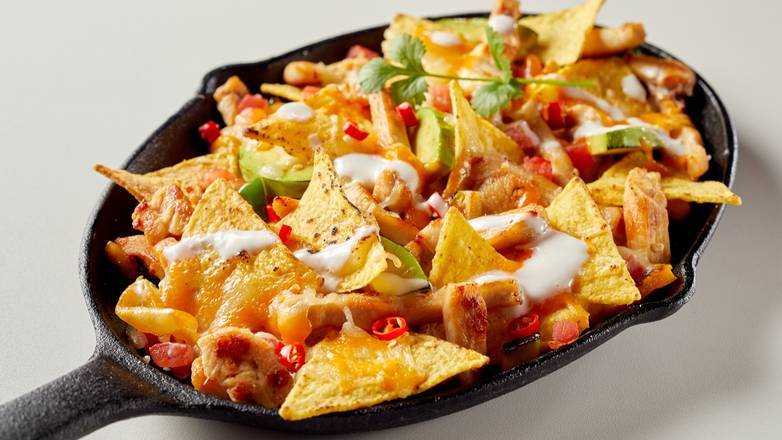 Order Pulled Chicken Loaded Nachos food online from Chicken Wings Snob store, Detroit on bringmethat.com