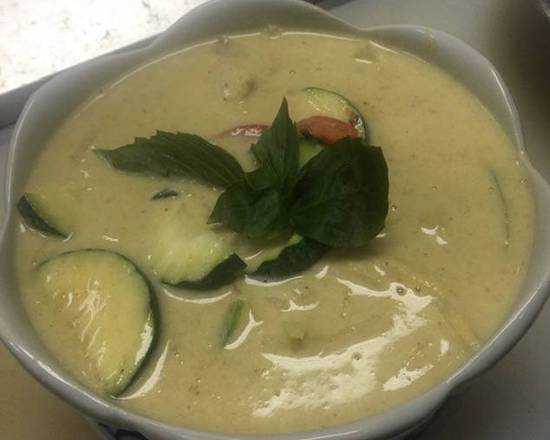 Order Green Curry food online from Tomyumkung Thai Cafe store, Carrollton on bringmethat.com